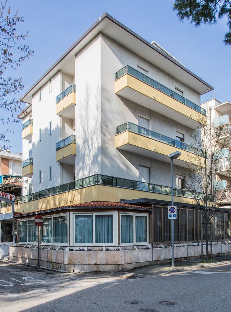 Hotel Nancy Rimini Exterior foto